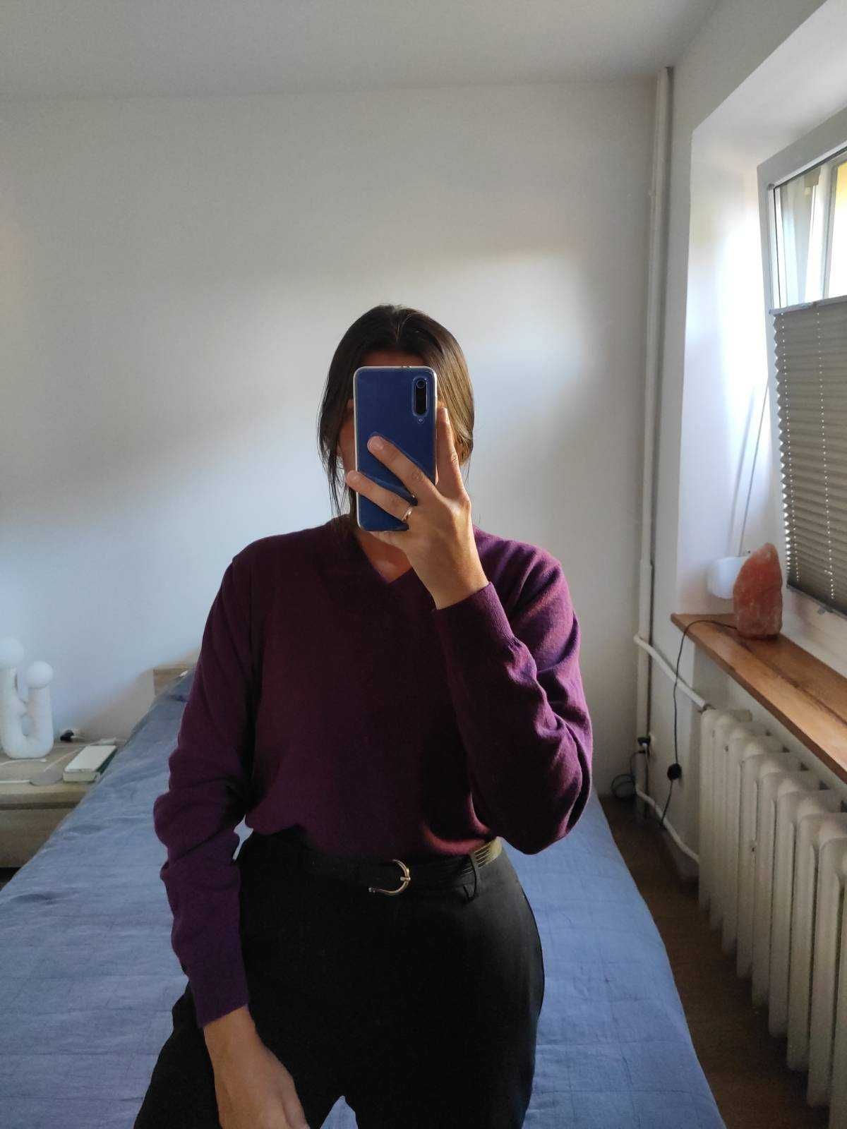 wełniany sweter L dekolt w serek tricot marine