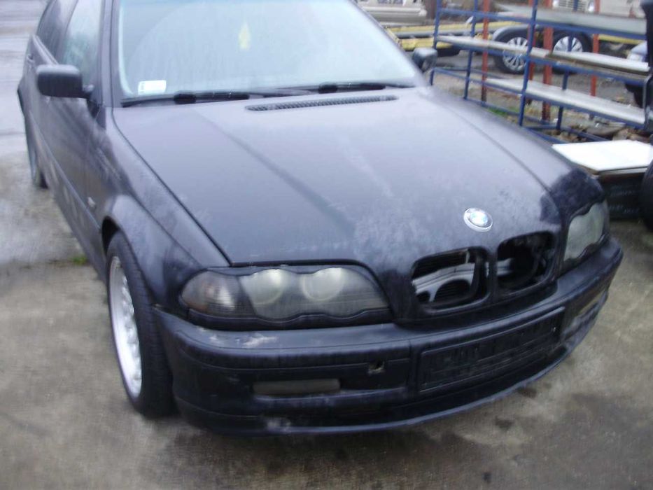 BMW e46 1.9i sedan na elementy.