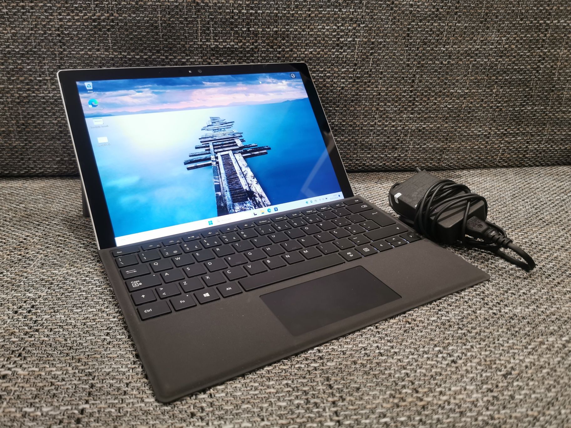 Microsoft surface pro 4 I7-16gb-512gb stacja dokująca 1661