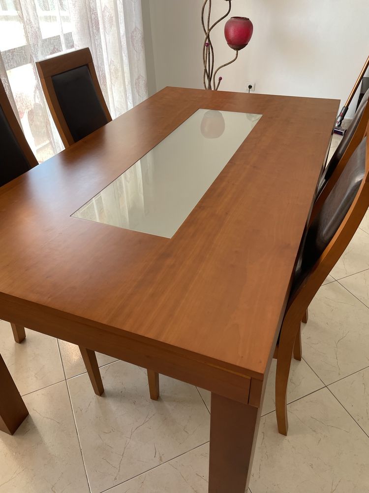 Venda Urgente. Móveis de Sala. Aparador + Mesa com 4 cadeiras