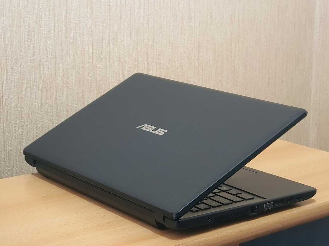 Ноутбук Asus Intel Celeron N2830 RAM8Gb SSD 256Gb нова батарея-7 годин