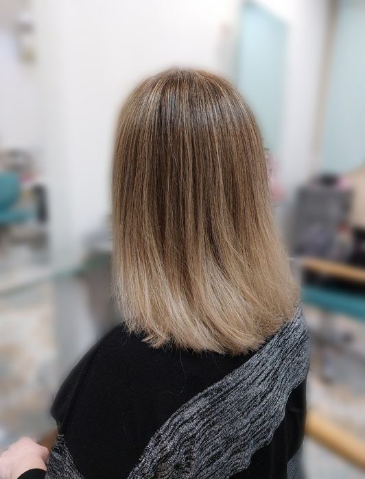 Шукаю модель на складне фарбування волосся. Позняки, Березняки