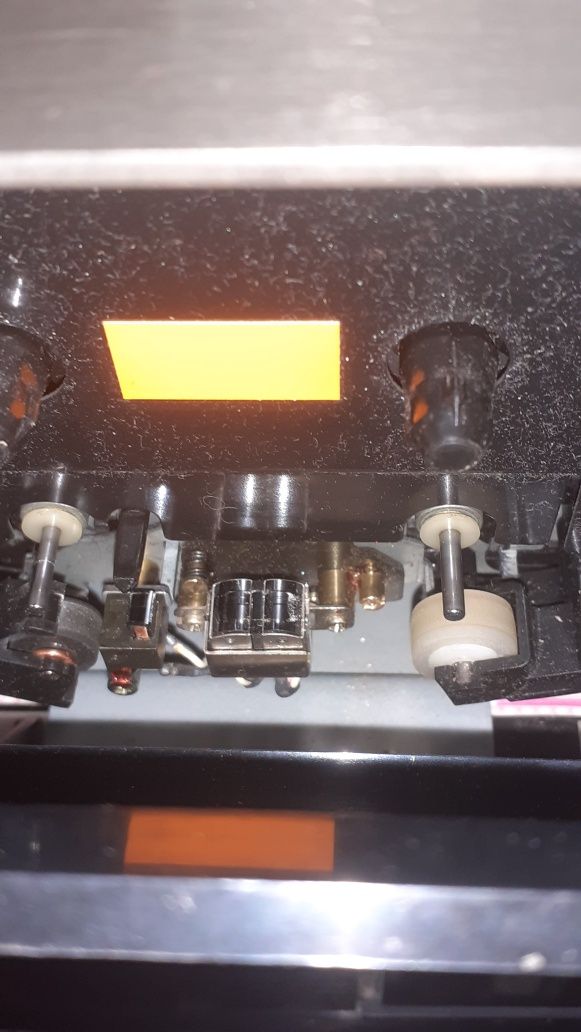 Продам кассетную винтажную деку Akai-GX 65