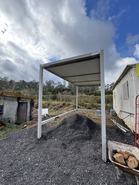 Estruturas/Coberturas usadas carro e outros fins