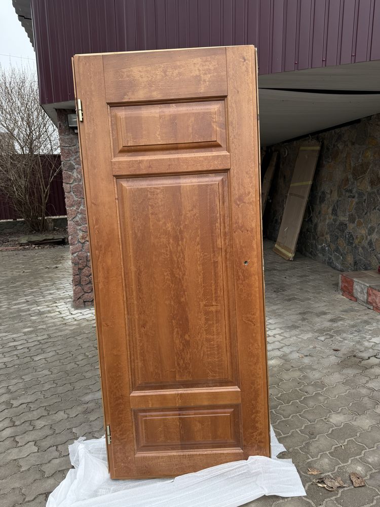 Продам двері, ясен, в ідеальному стані