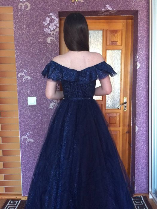 Випускна синя сукня