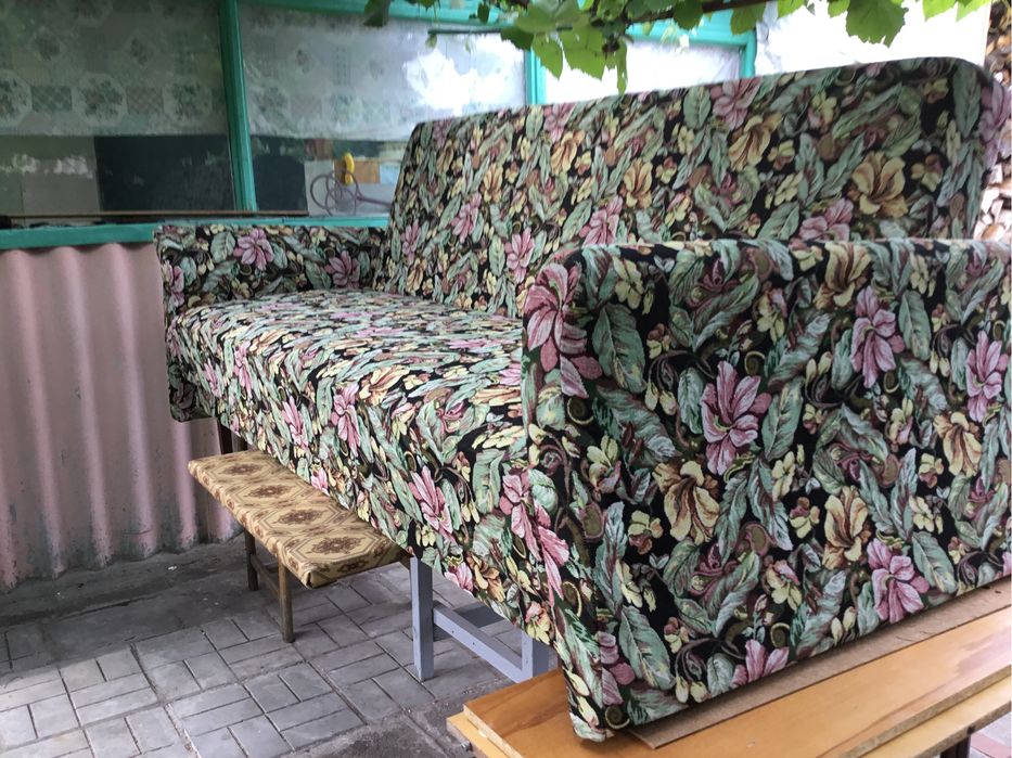 Диван раскладной т после реставрации