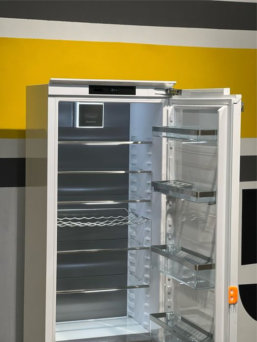 Вбудований холодильник K 7773 D. WI-FI/ Полиці що освітлюються/ TOP 24