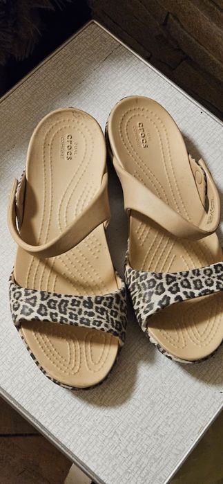 Продам Crocs.женские шлёпанцы . comfort 36,5