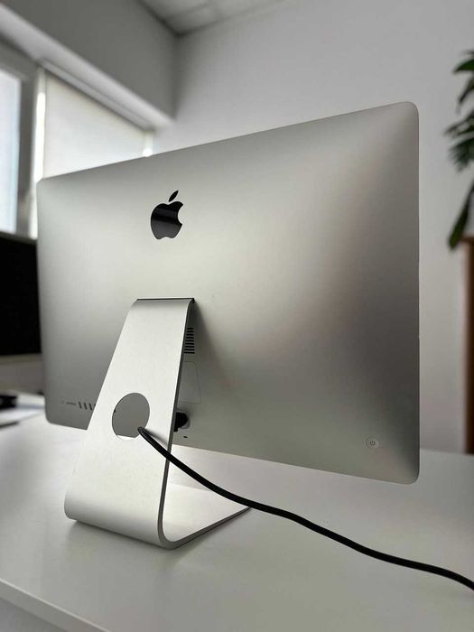 Apple iMac 27' Intel Core i5, 32 GB, Retina 5K, 2019 + Magic Keyboard