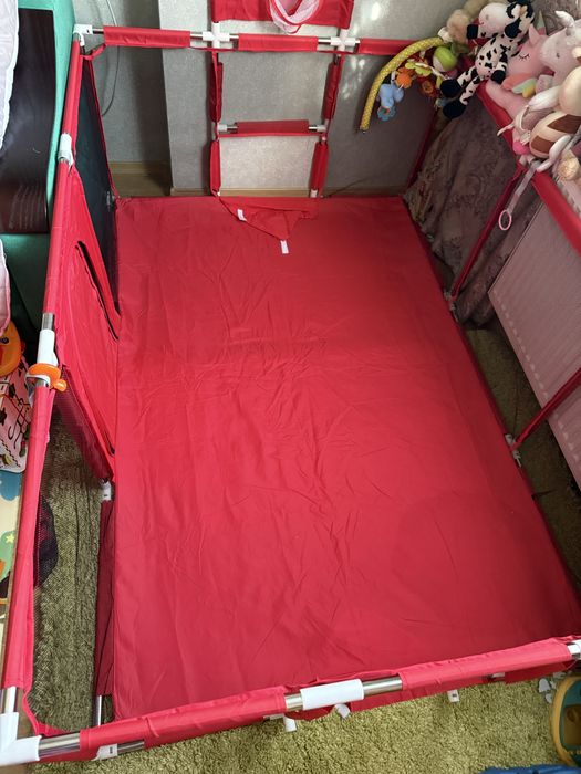 Дитячий ігровий манеж