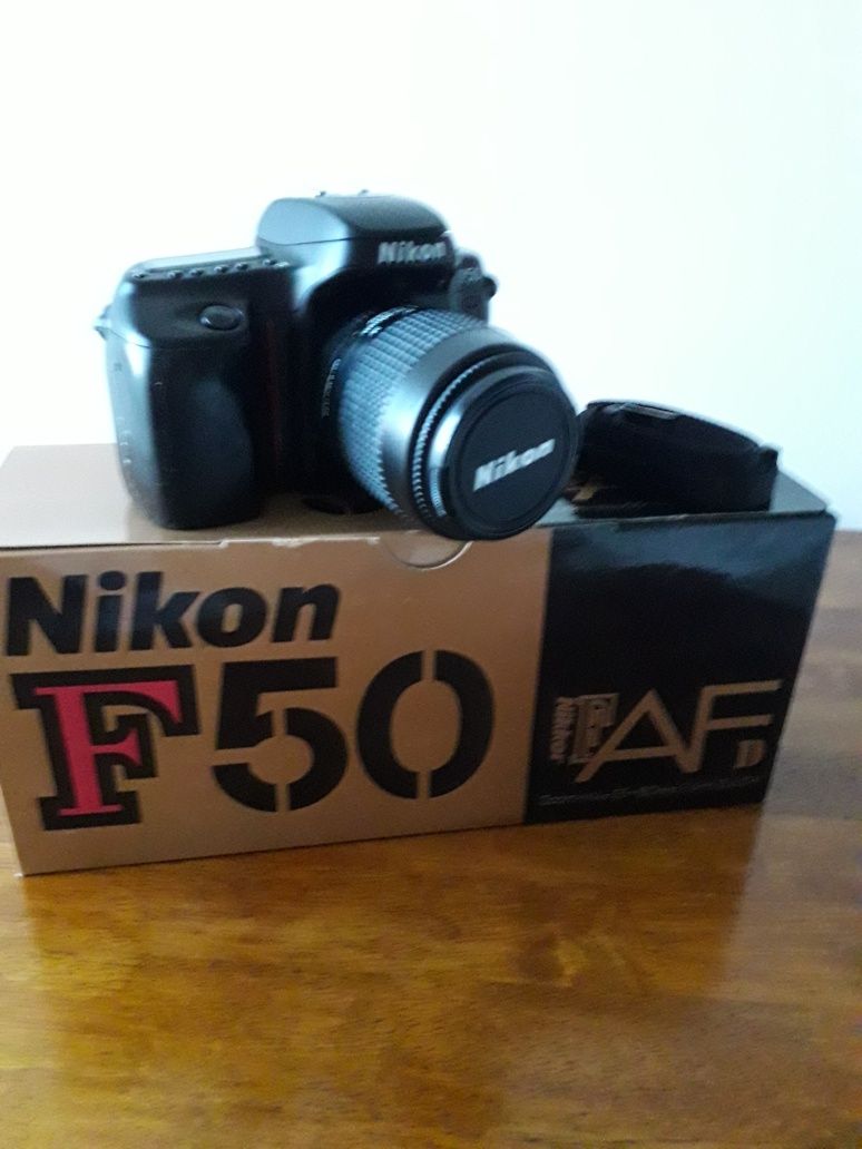 Máquina fotográfica Nikon F 50