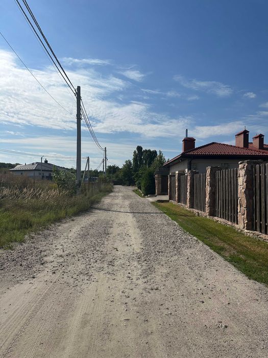 8 соток  під забудову  с Новосілки   Чабани  Київ 5 хв