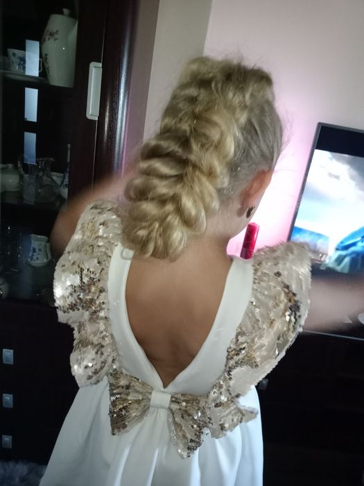 Sukienka rozmiar 140/146