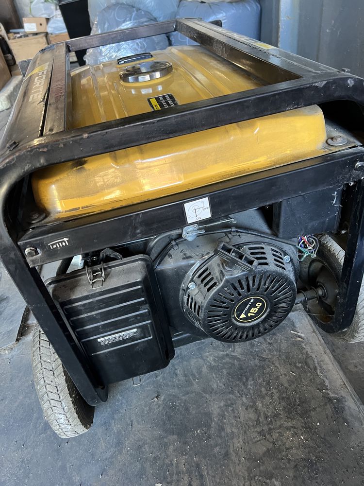 Продам Бензиновый генератор Forte FG8000E