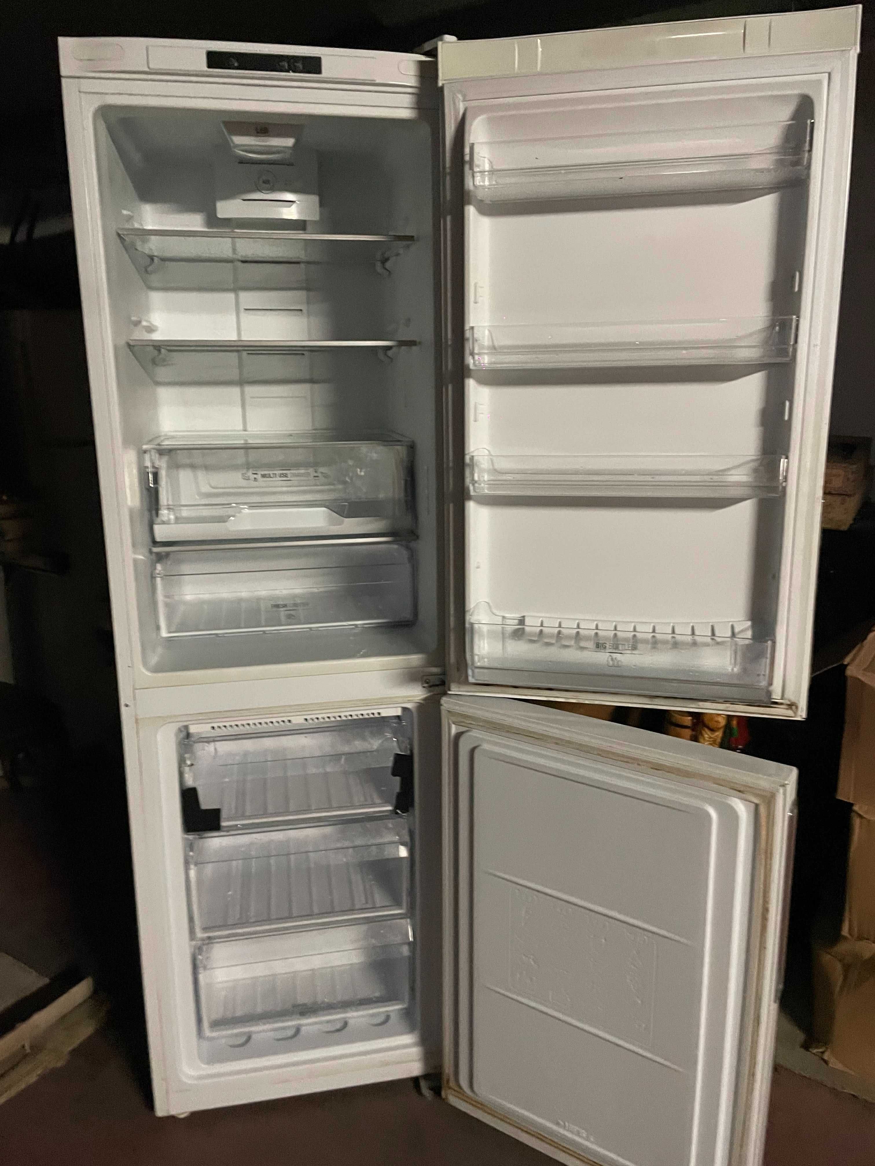 Congelador ARISTON HOTPOINT: NO FROST
Combinado frigorífico/