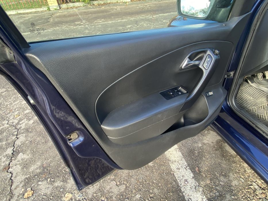 Продам Volkswagen Polo 1.6 газ/бензин з рідним пробігом офіційний 2013