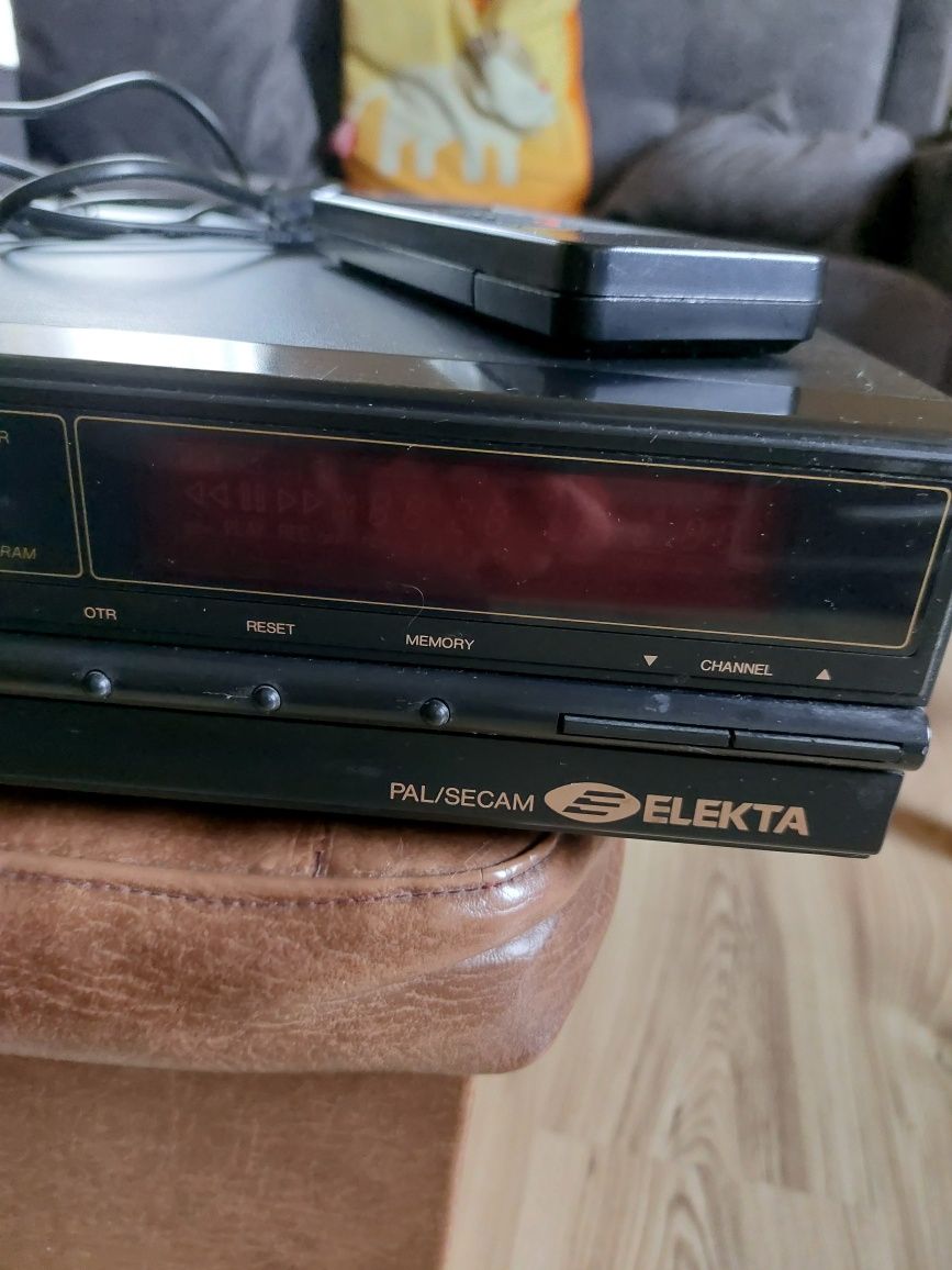 Magnetowid VHS Elekta, video, model VC 711K