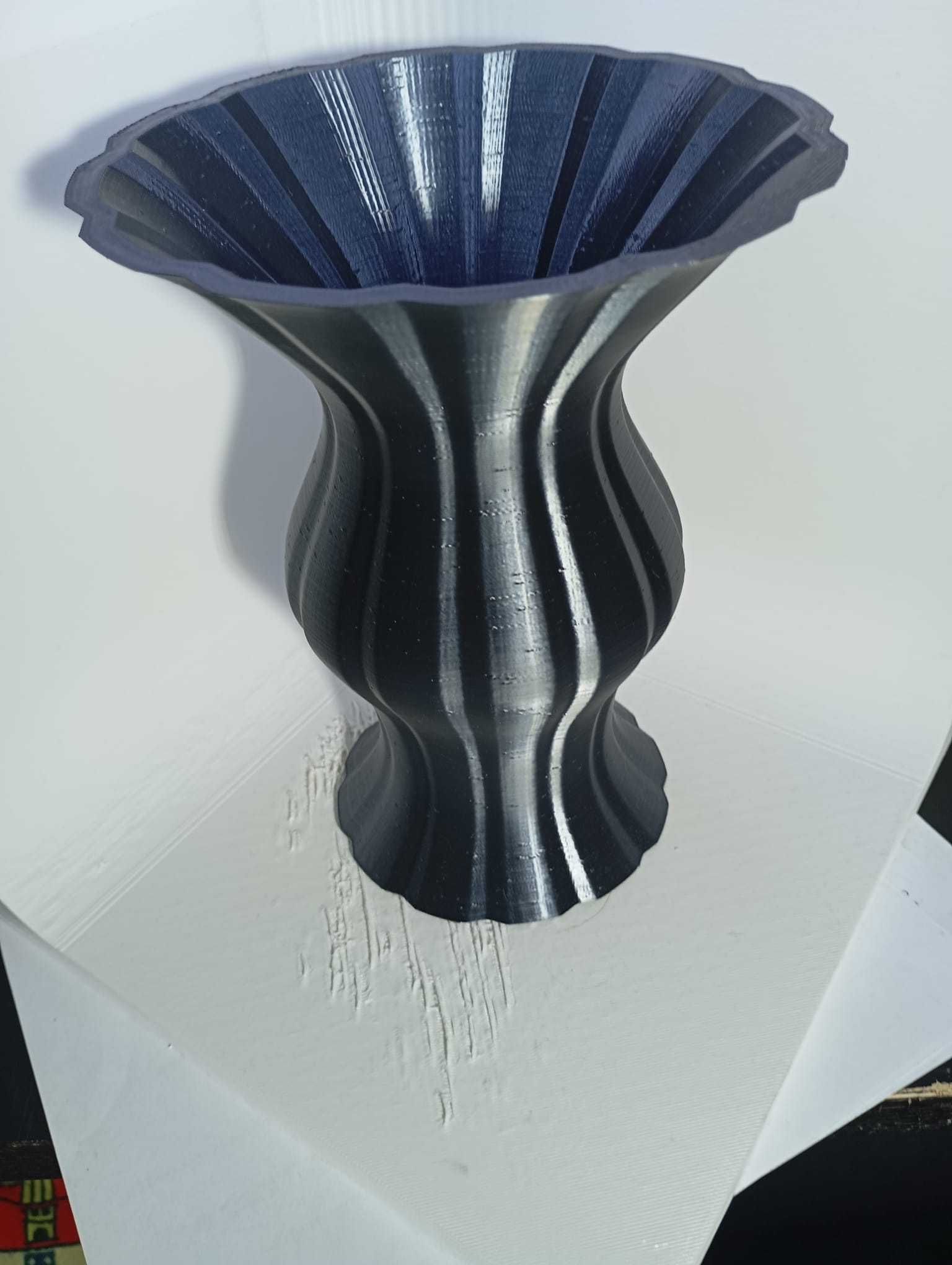 Vaso Decorativo "Horizonte Fluido"