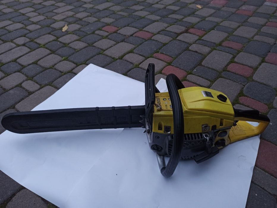 Продам б/у бензопилу GS4500. Потребує ремонту.