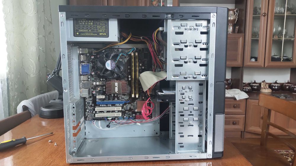 Бюджетний ПК на базі Intel Core2 Duo E8400 (2 ядра/4 гіга)