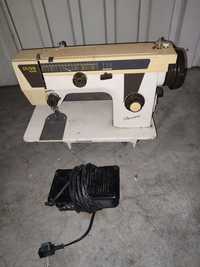 Máquina de Costura com pedal