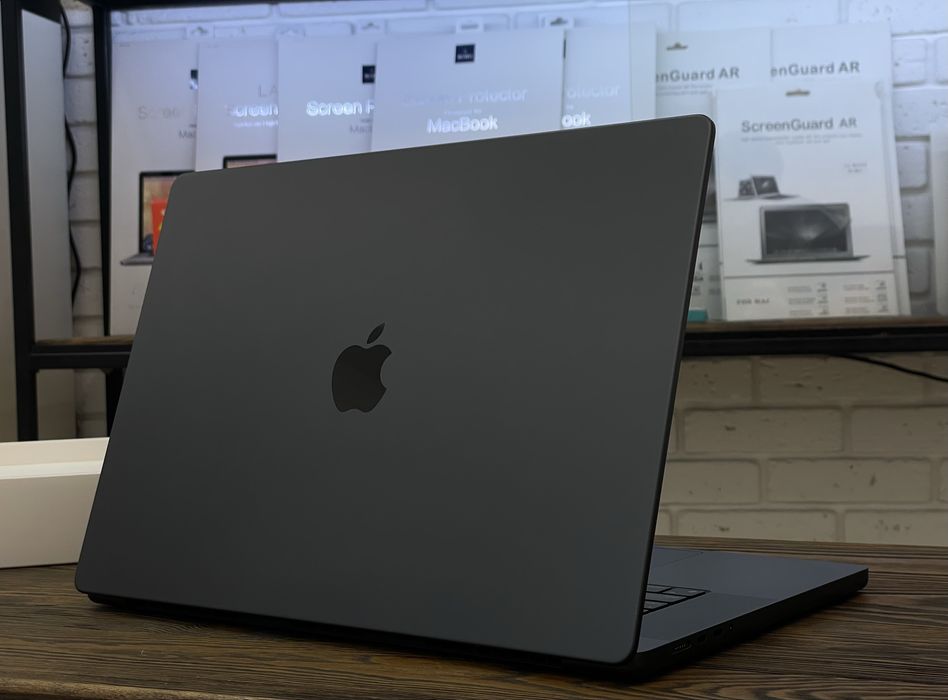 MacBook Pro 16 M4 Pro 48/512 Space Black (MX2Y3) Новий Магазин
