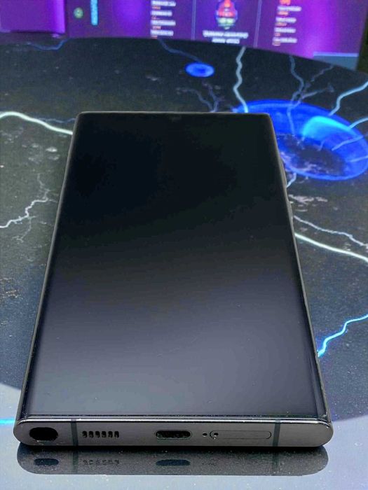 Samsung Galaxy S22 Ultra 256 GB – z rysikiem i etui