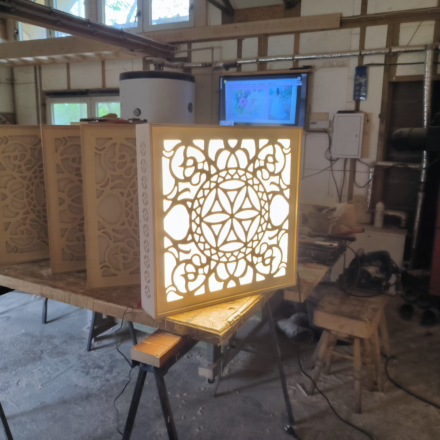 Lampa LED w stylu regionalnym