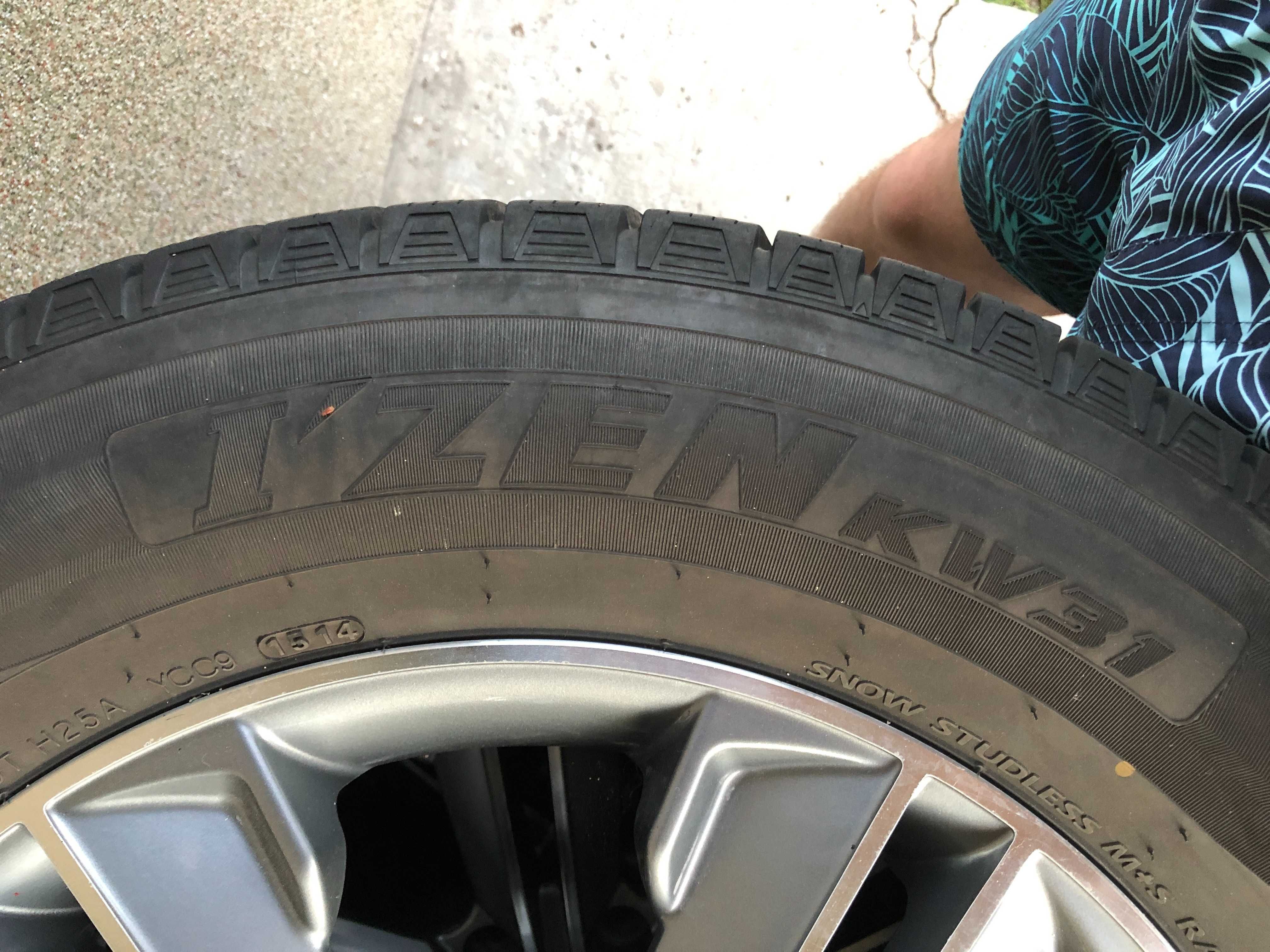 Продам шини 235/65 R17 Kumho I’zen