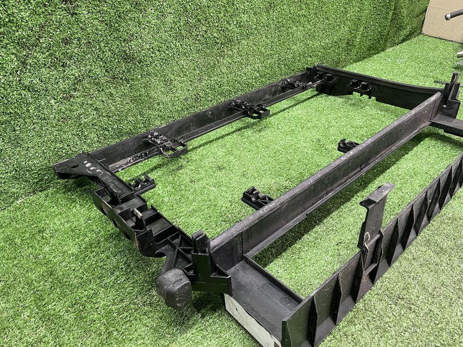 Касета радіаторів BMW е39 е38 2.5 3.0 м57 кріплення радіатора бмв