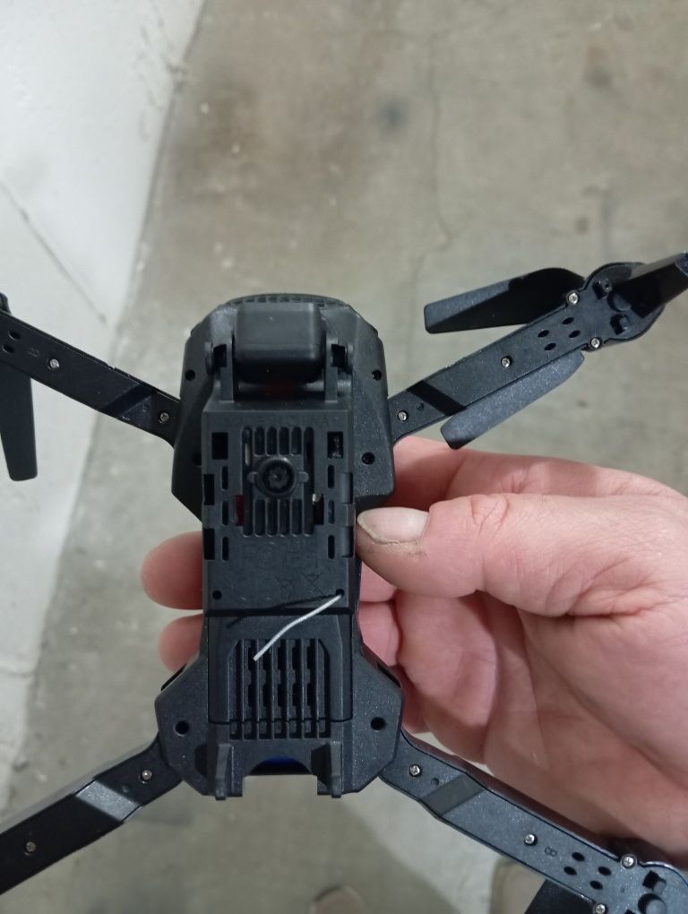 Mały dron  sprawny
