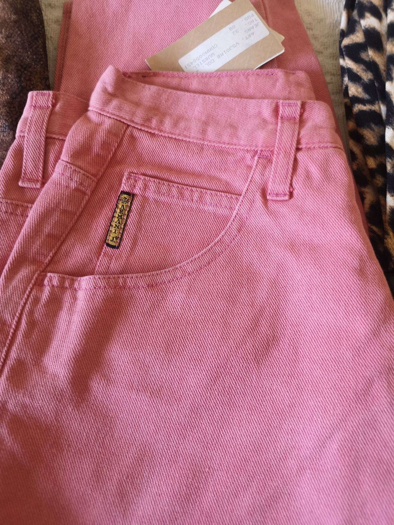 Lote de Roupa varia com peças novas e outras usadas 1 vez