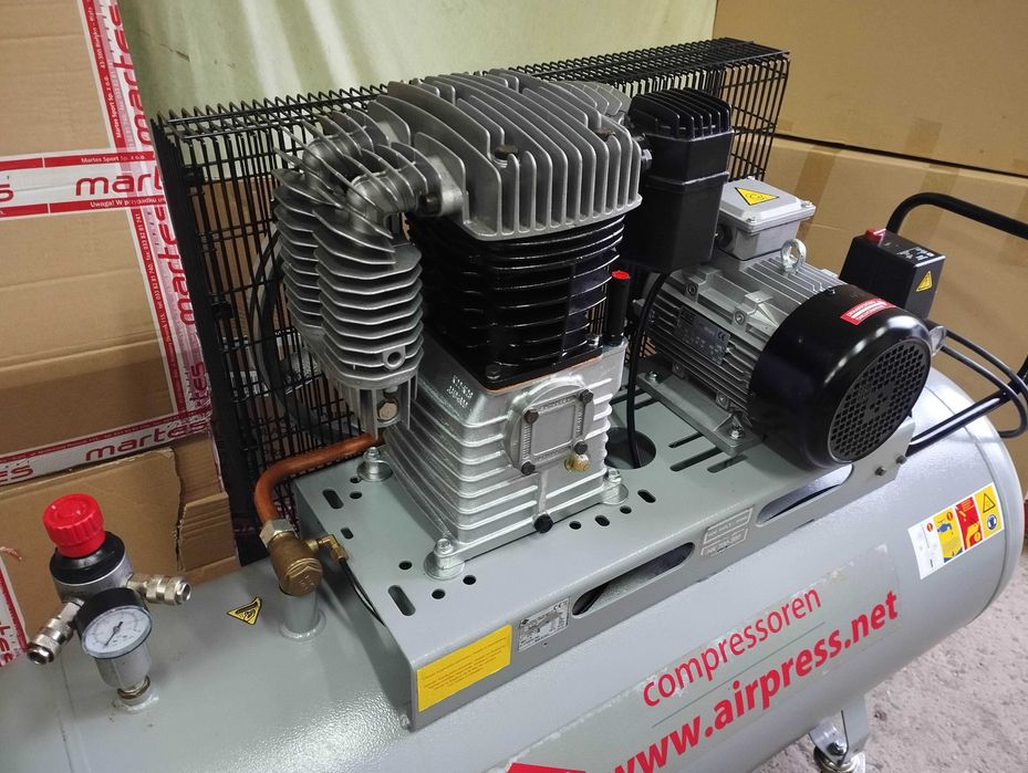 MARKOWY Kompresor dwutłokowy AIRPRESS HK 700-300 made in ITALY 11 bar