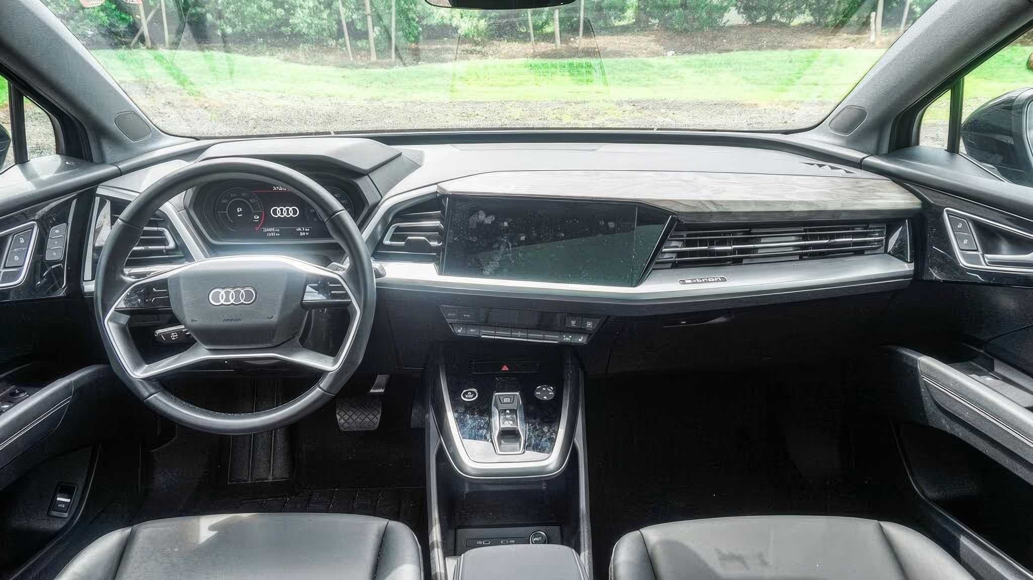 2022  Audi Q4 55