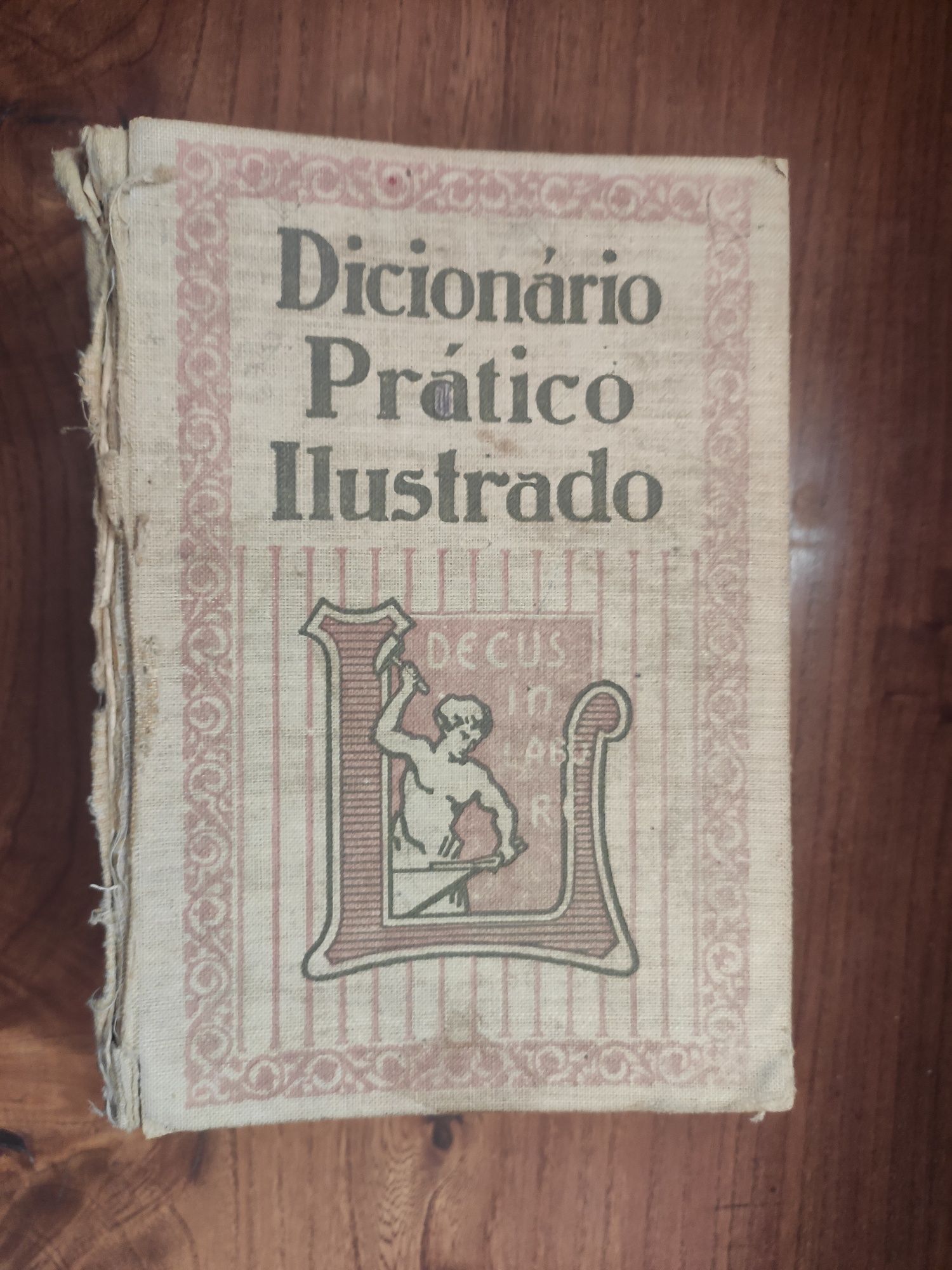 Dicionário Prático Ilustrado - 1969, da Editora Lello & Irmão, Lda.