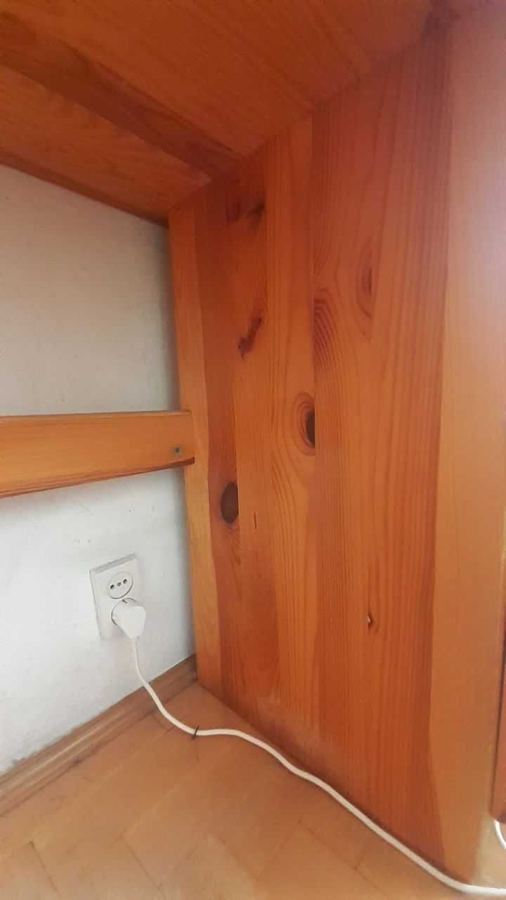 Biurko sosnowe młodzieżowe