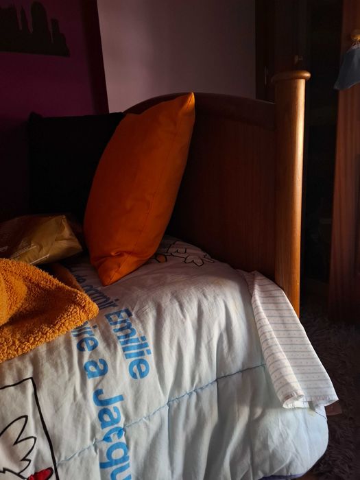 Cama com estrado solteiro