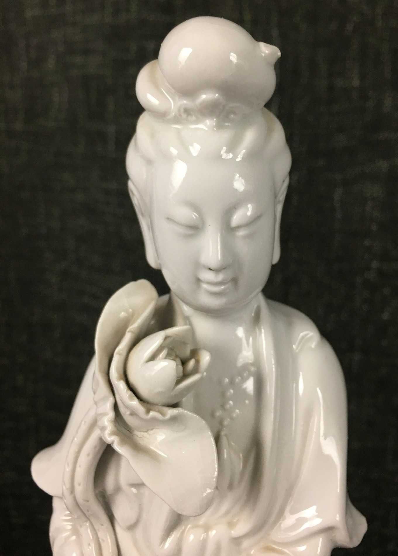 Deusa Guanyin em porcelana branca da China