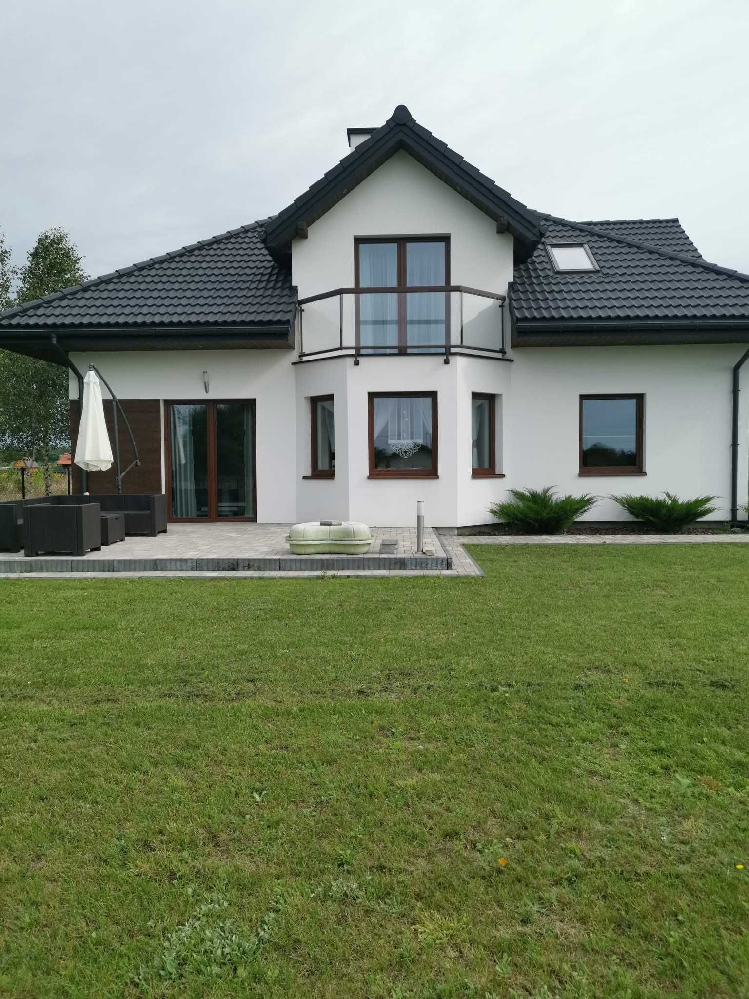 Dom jednorodzinny nad jeziorem