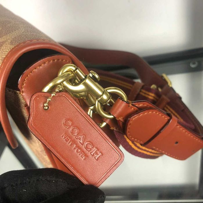 Шкіряна сумка Coach saddle