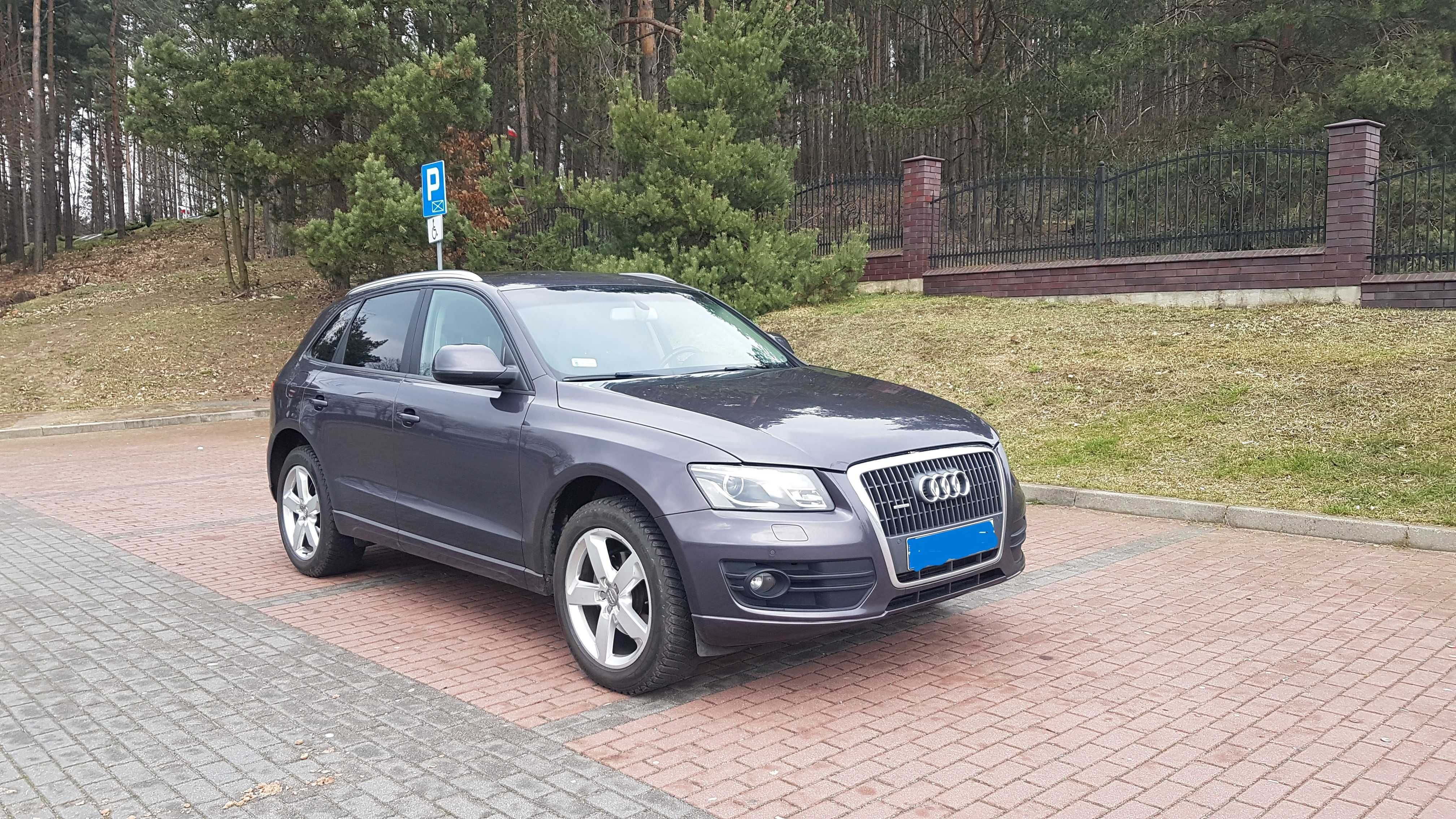 AUDI Q5 2.0 TFSI (211 KM) Quattro z 2009 r., S-tronic + komplet opon