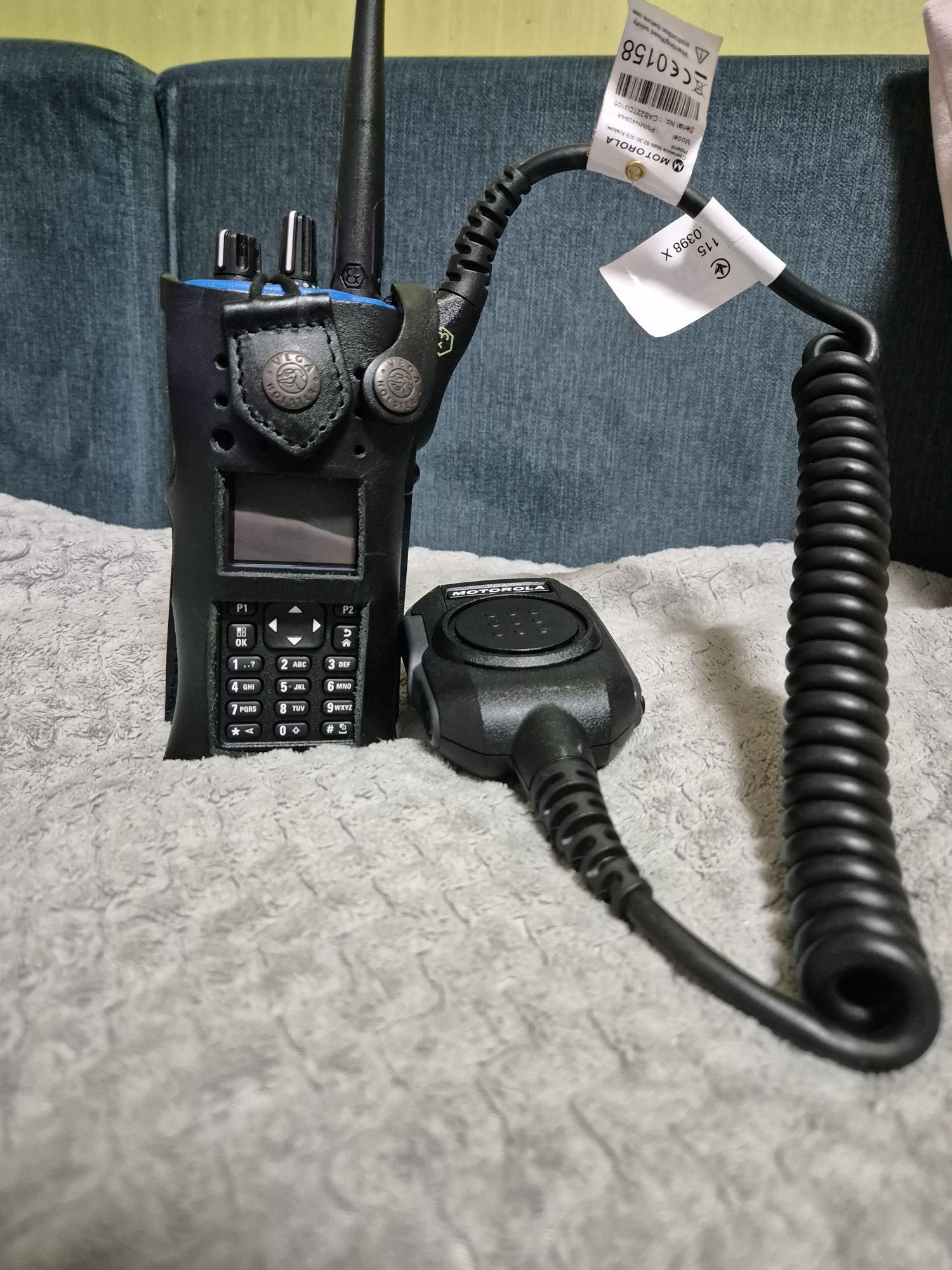 Radiotelefon MOTOROLA DP4801 + Mikrofonogłośnik MOTOROLA PMMN4094A