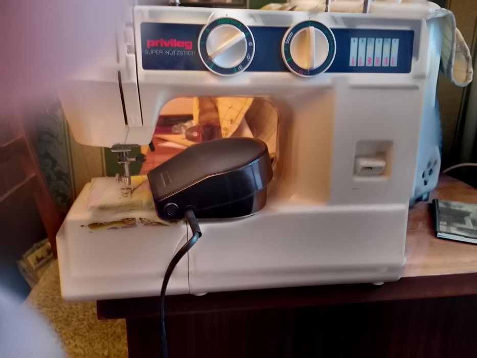 Швейная машинка PRIVILEG Германия .