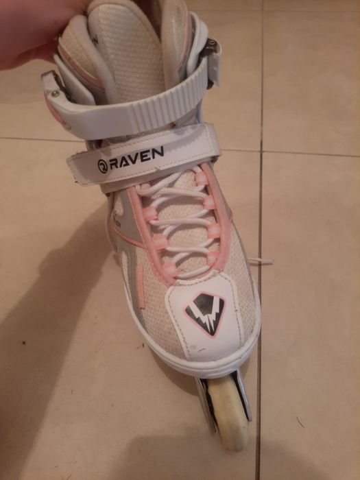 Damskie rolki różowe.