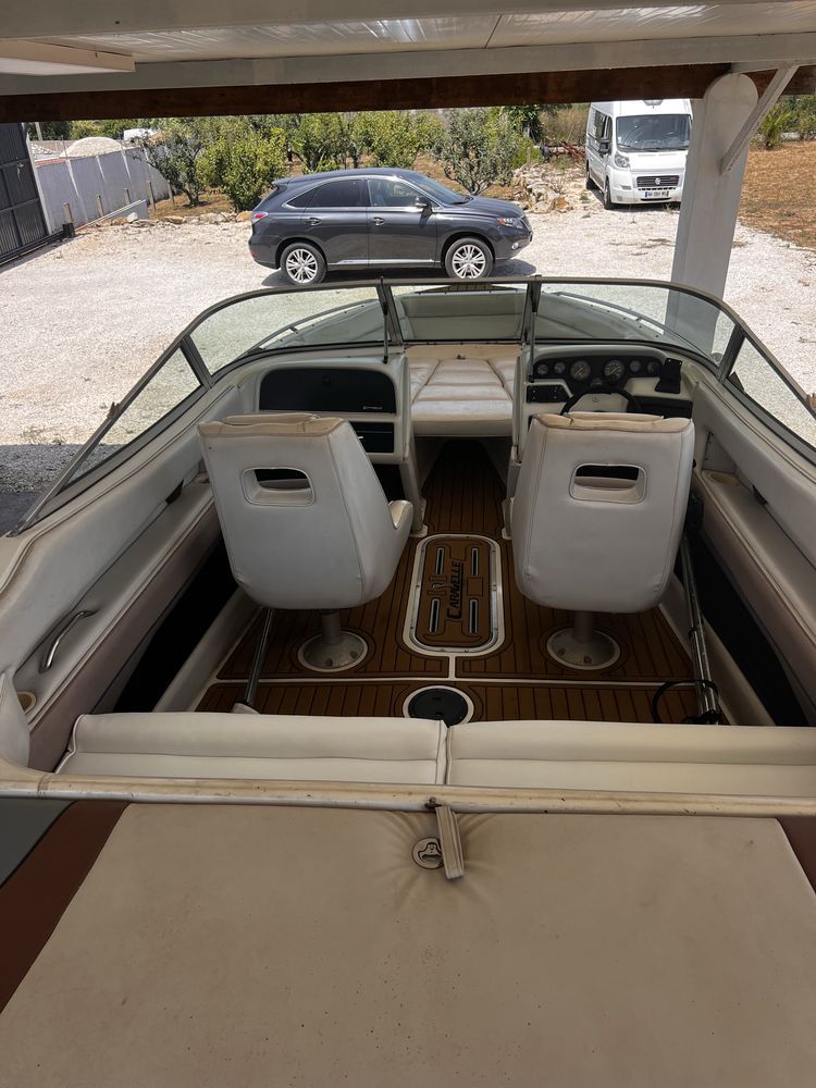 Caravelle 21 - Motor mercruiser 4.3 V6 - 9 lugares