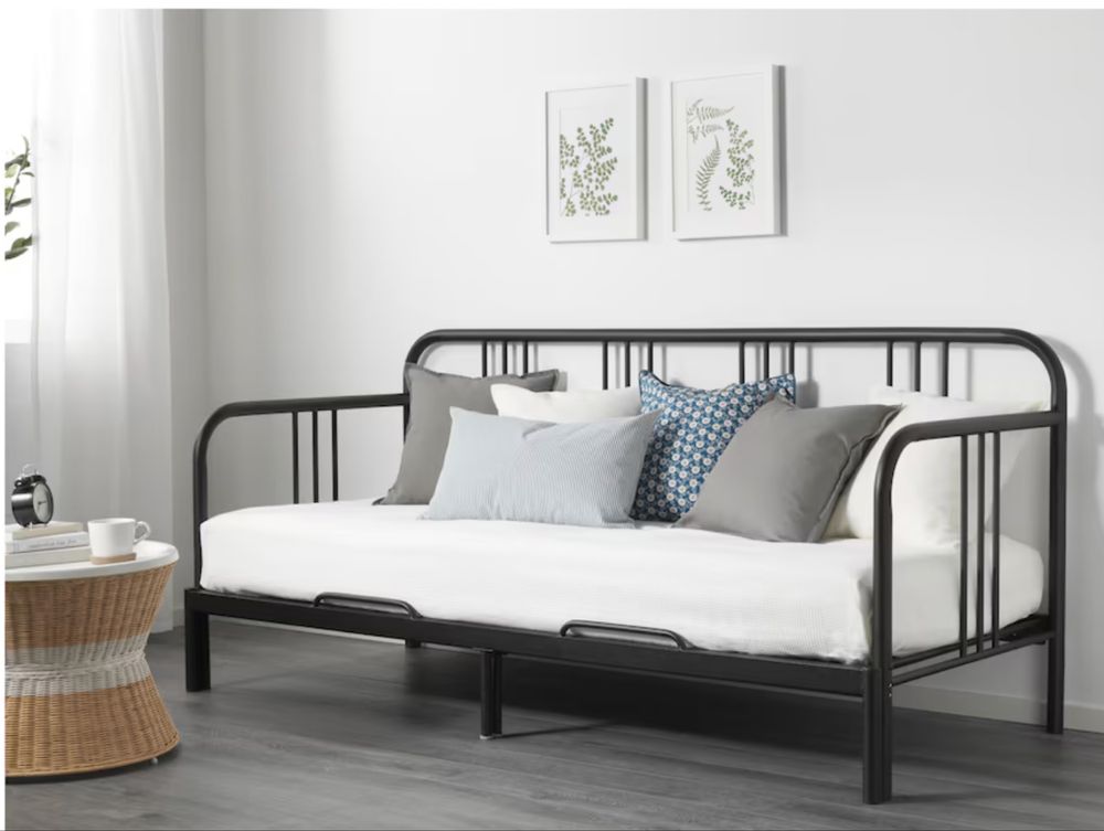 Łóżko leżanka sofa + dwa pudelka czarna metalowa Fyresdal Ikea