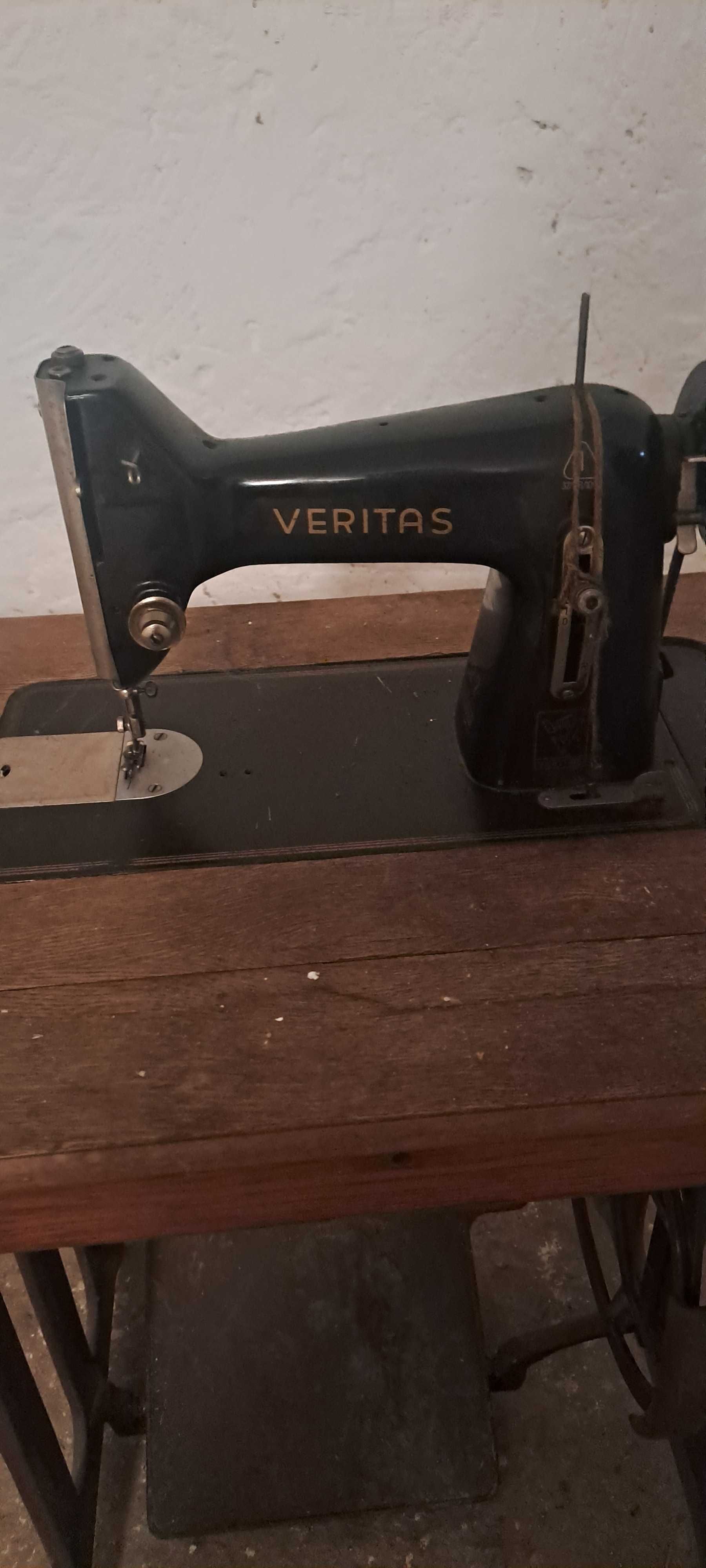 Zabytkowa maszyna do szycia Veritas