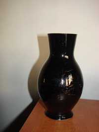 stary emaliowany wazon z terakoty