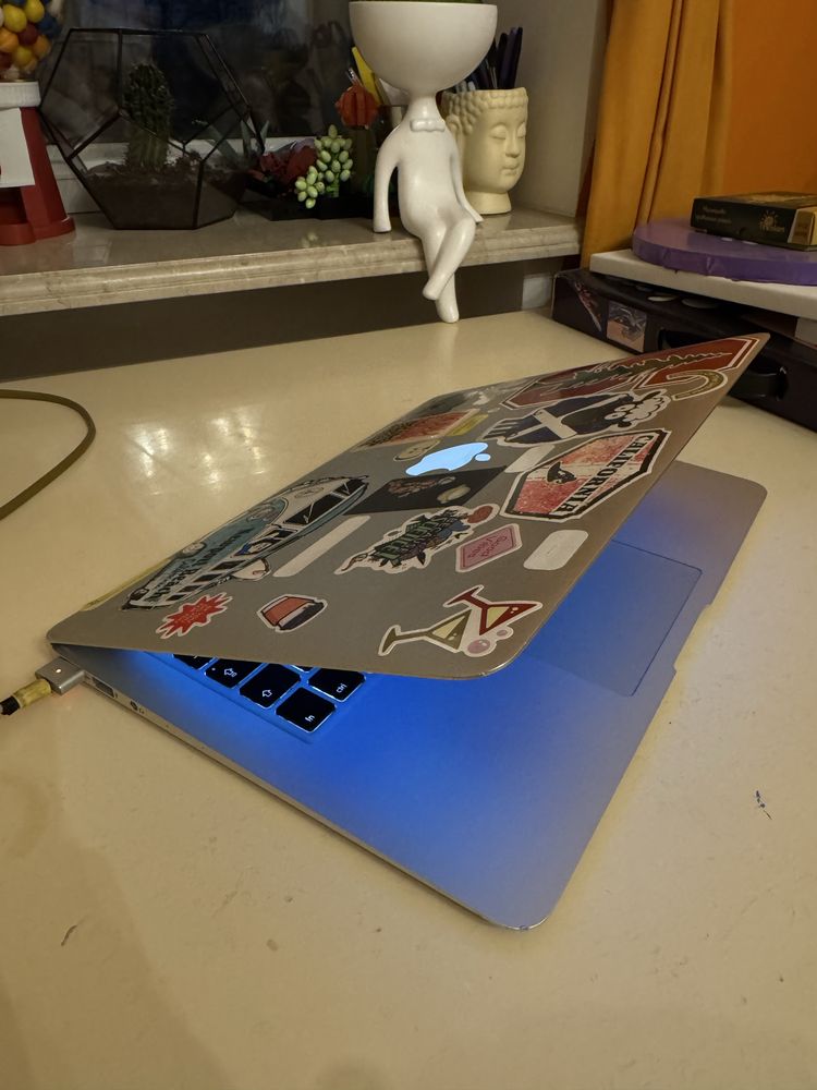 Mac Book Air 13 mid 2013 i5 4gb ОЗУ 128 gb intel